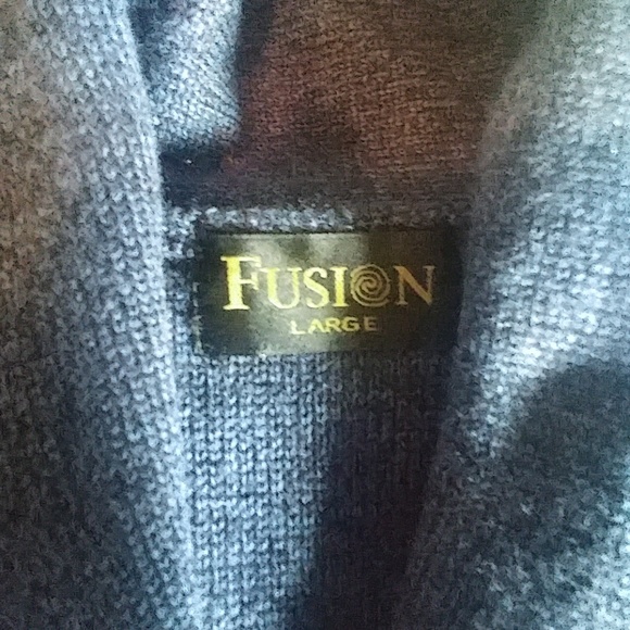 Large Woman's Sweater - Picture 3 of 3